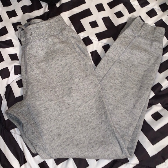 🚨SOLD🚨 Jeans and Sweatpants Lot - Picture 11 of 12